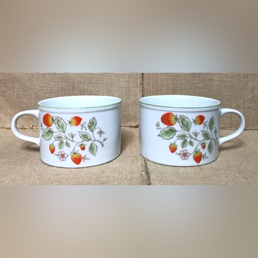 Vintage Berry Patch Strawberry Fine China Soup Mug Set Cottage Core Rockabilly